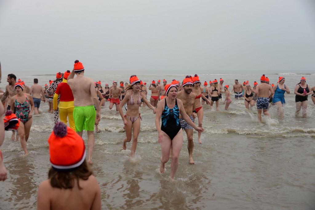 ../Images/Nieuwjaarsduik Nederzandt 2020 089.jpg